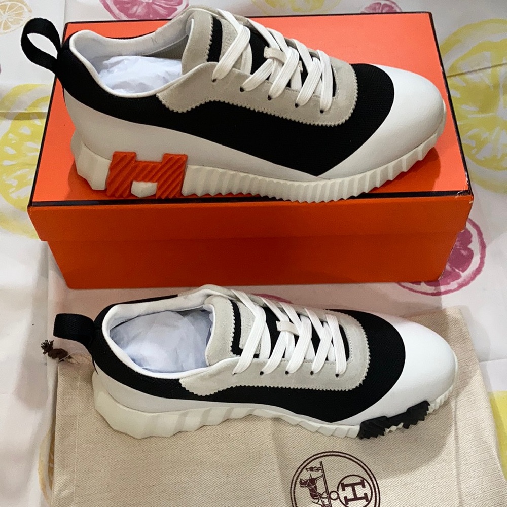 Men’s White and Black Hermes Lace Up Sneakers Size 45